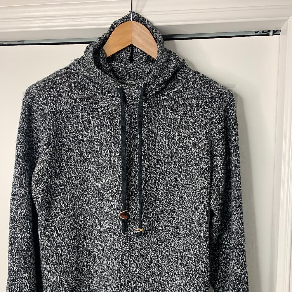 Amnesia Men’s Black & White Speckled Hoodie – Size M, 100% Acrylic, Elbow Patche